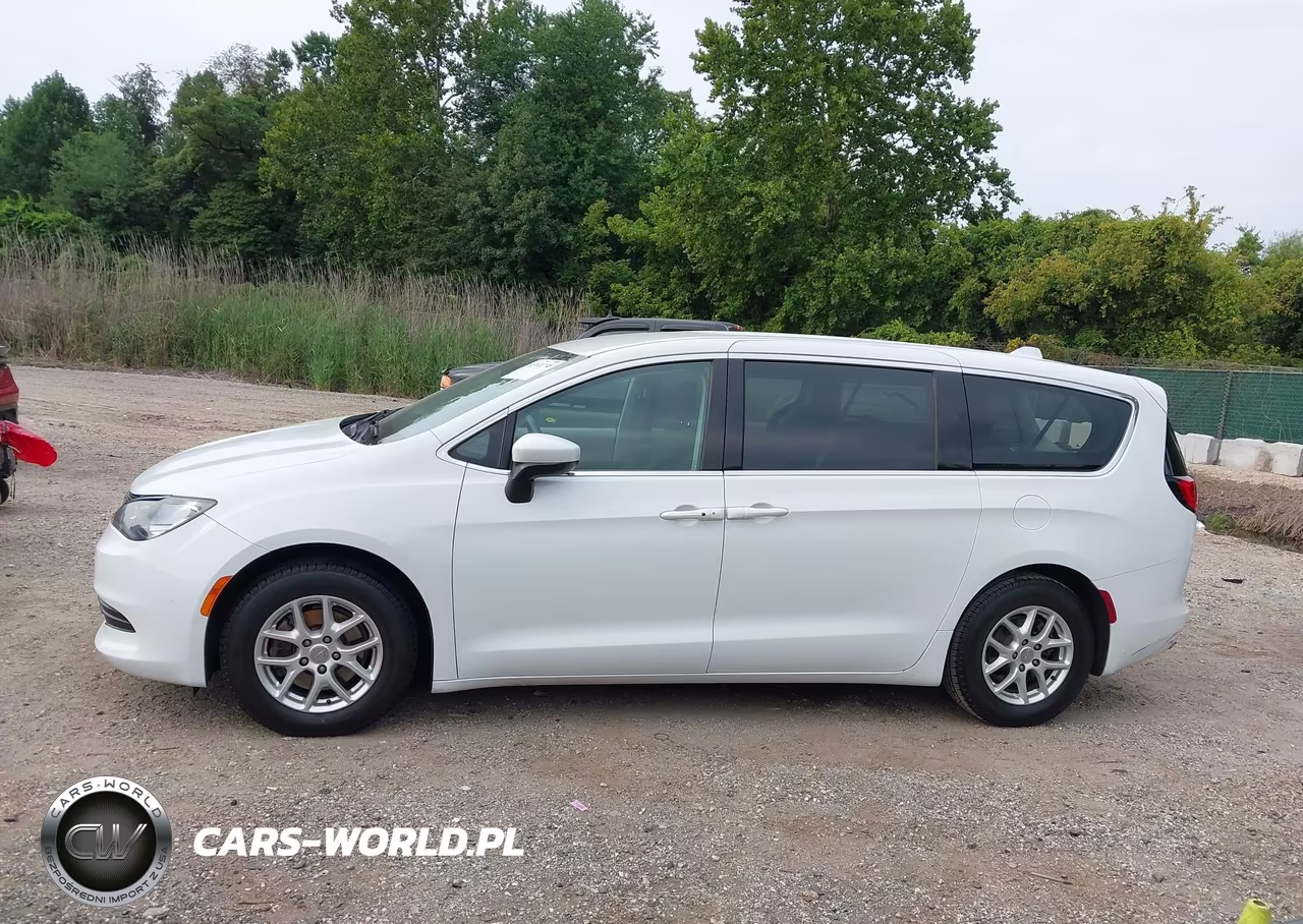 2018 Chrysler Pacifica Lx VIN:2C4RC1CG5JR261547 - 15