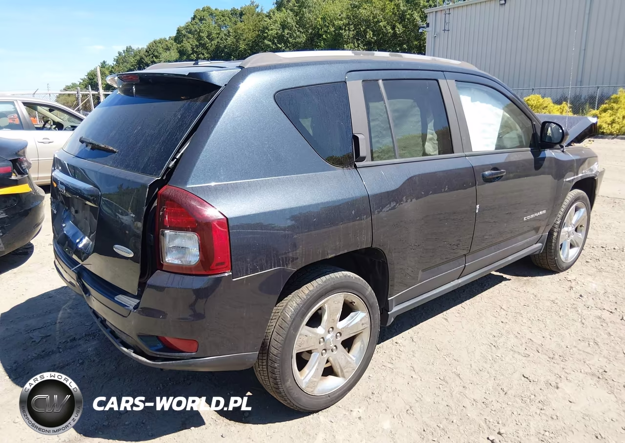 2015 Jeep Compass Latitude VIN:1C4NJDEB2FD271227 - 4