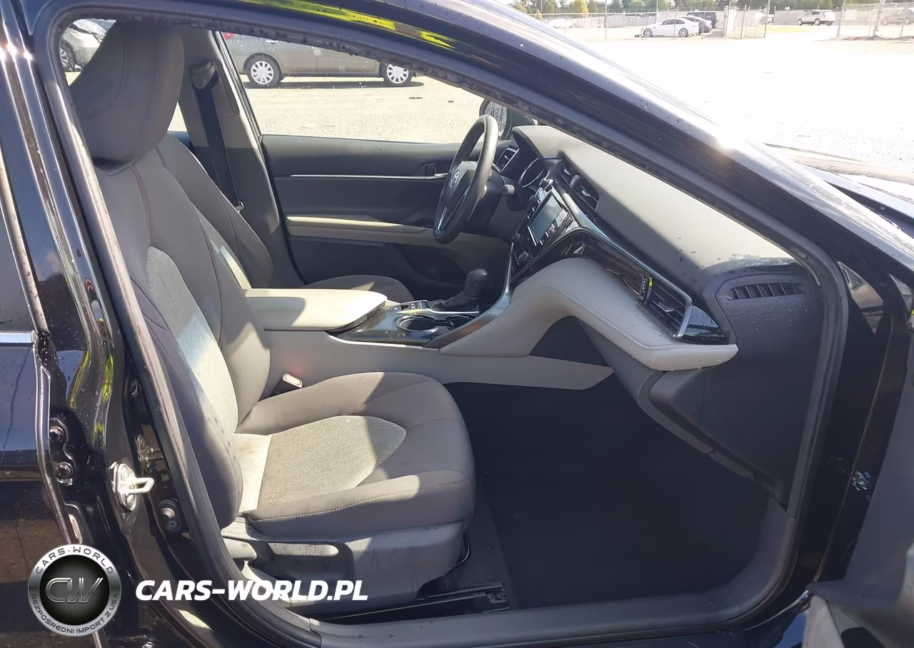 2020 Toyota Camry Le Hybrid VIN:4T1C31AK6LU014083 - 5
