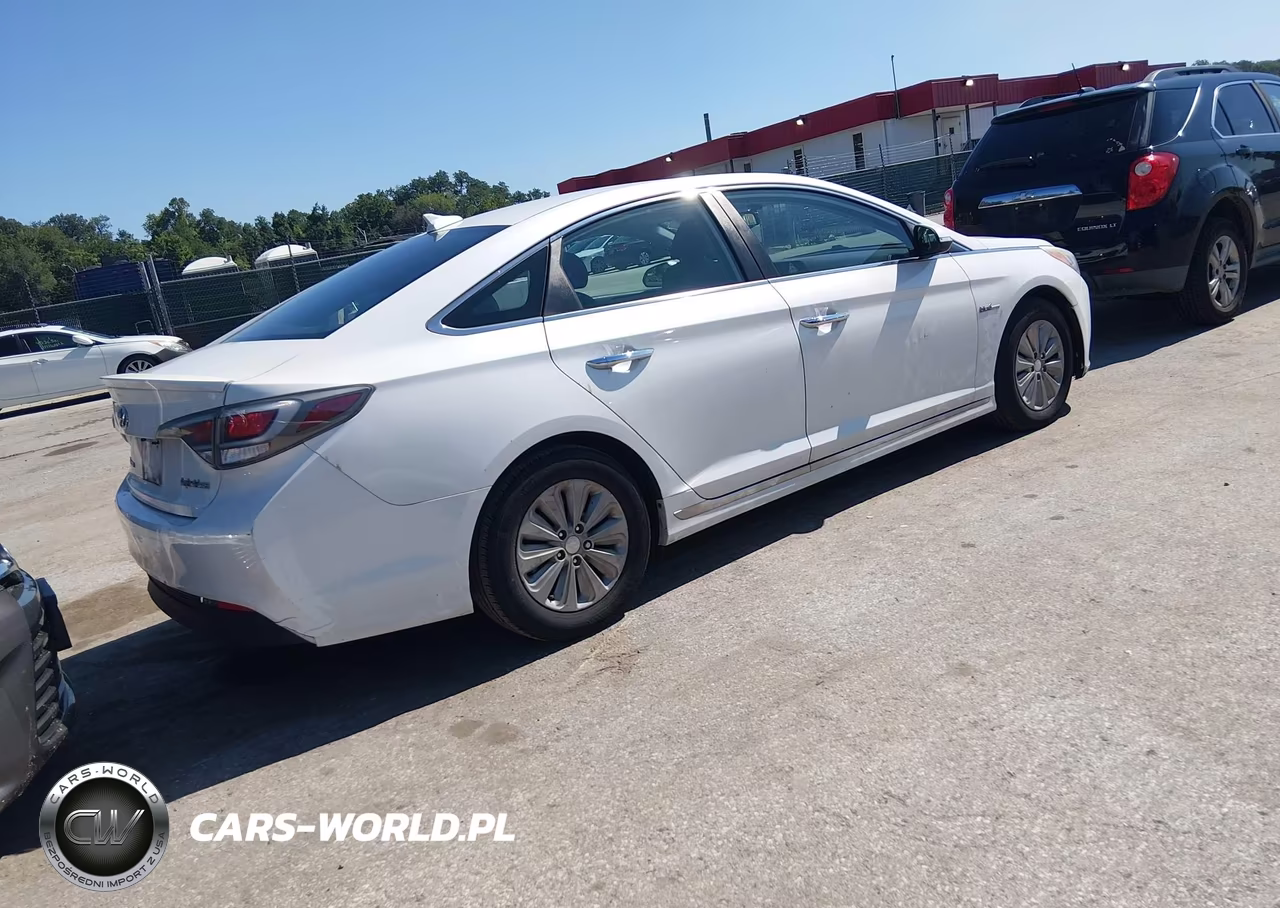2016 Hyundai Sonata Hybrid Se VIN:KMHE24L12GA009357 - 4