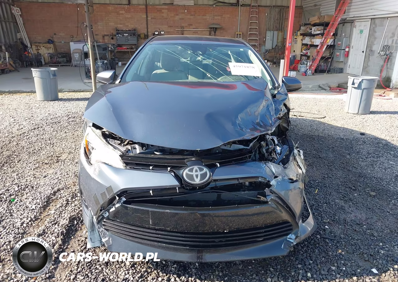 2018 Toyota Corolla Le VIN:2T1BURHE8JC978058 - 12