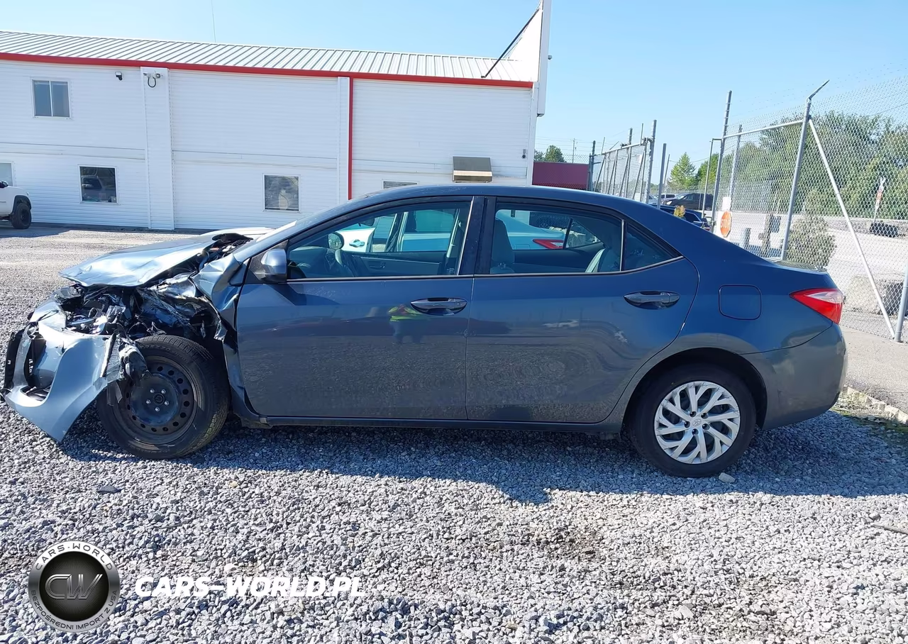 2018 Toyota Corolla Le VIN:2T1BURHE8JC978058 - 14