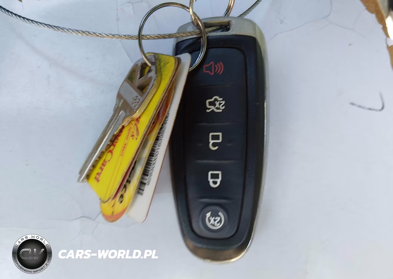 2018 Ford Focus Titanium VIN:1FADP3J2XJL316896 - 11