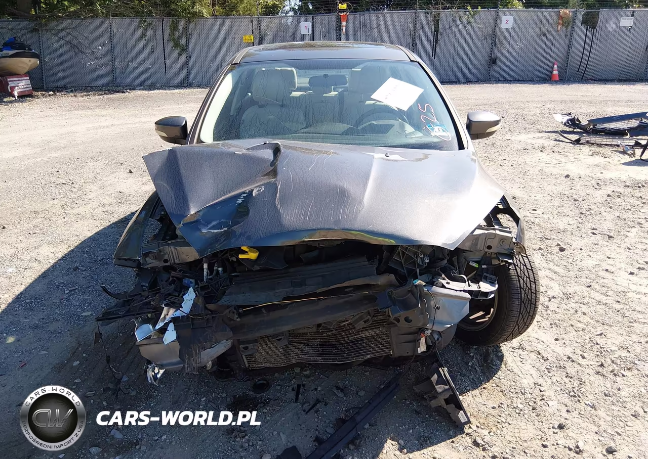 2018 Ford Focus Titanium VIN:1FADP3J2XJL316896 - 13