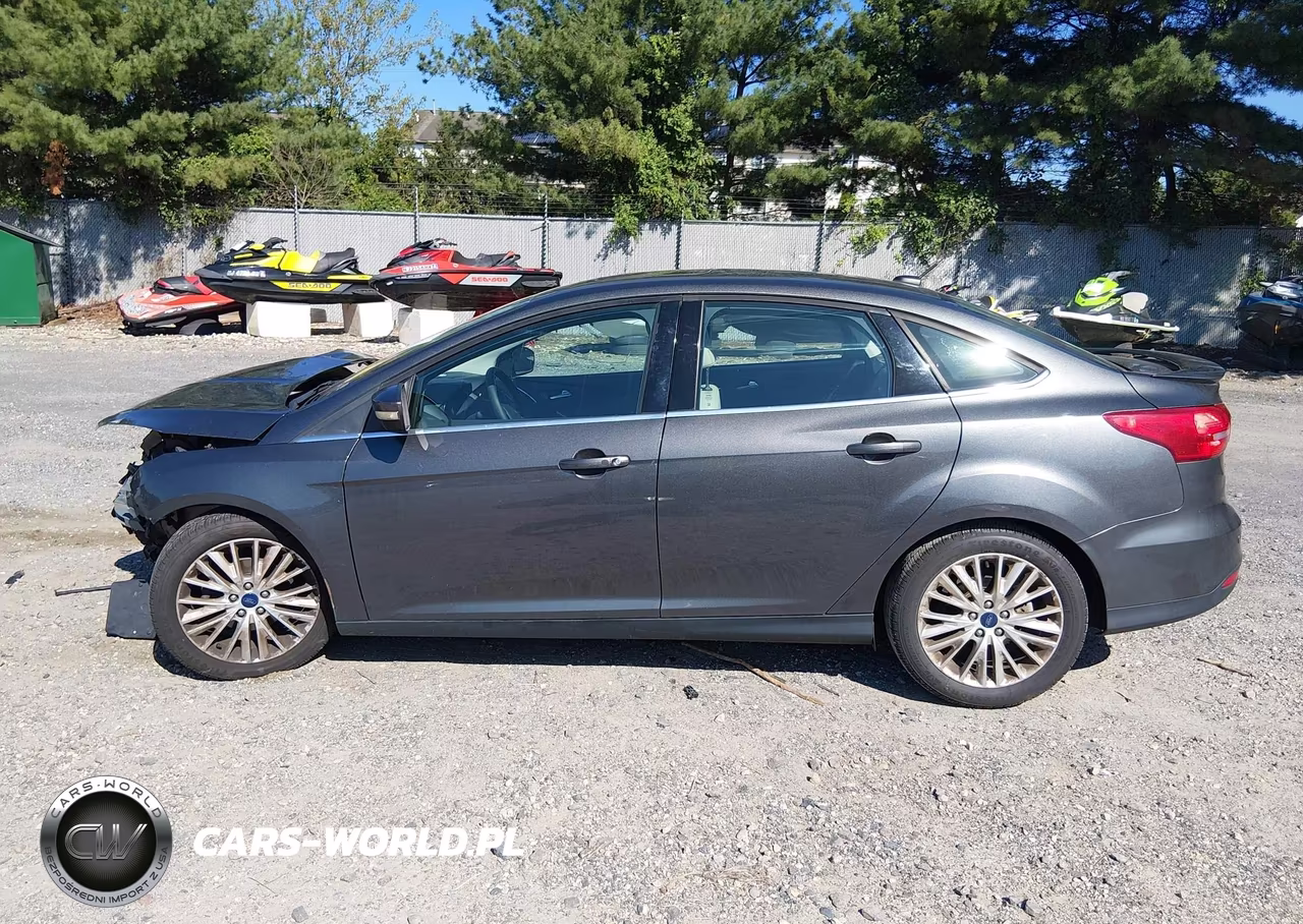 2018 Ford Focus Titanium VIN:1FADP3J2XJL316896 - 15