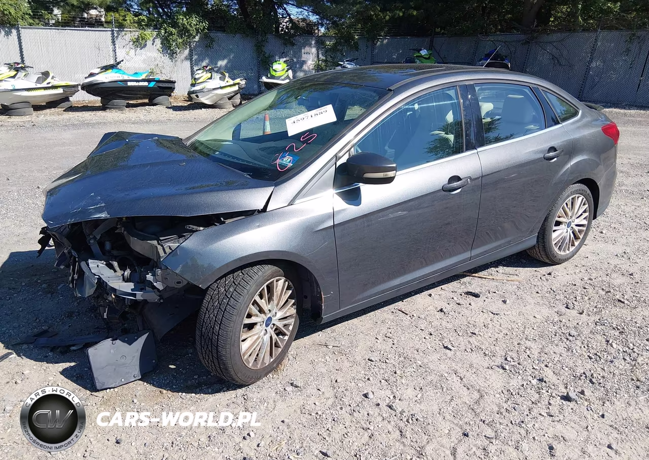 2018 Ford Focus Titanium VIN:1FADP3J2XJL316896 - 2