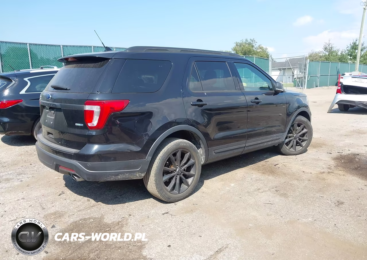 2019 Ford Explorer Xlt VIN:1FM5K8DH9KGB03843 - 4