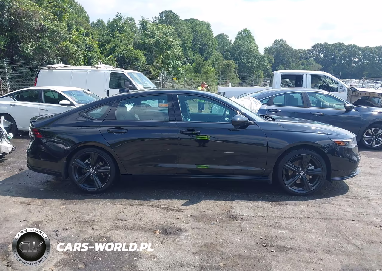 2023 Honda Accord Hybrid Sport-L VIN:1HGCY2F7XPA070701 - 13