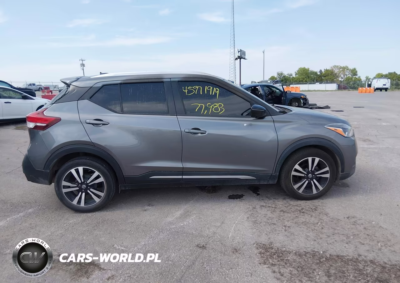 2019 Nissan Kicks Sr VIN:3N1CP5CU5KL491646 - 13