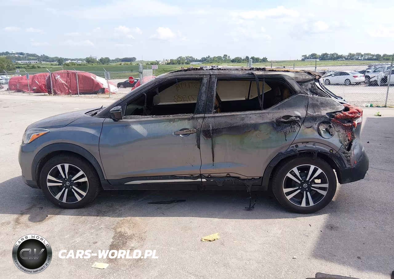 2019 Nissan Kicks Sr VIN:3N1CP5CU5KL491646 - 14