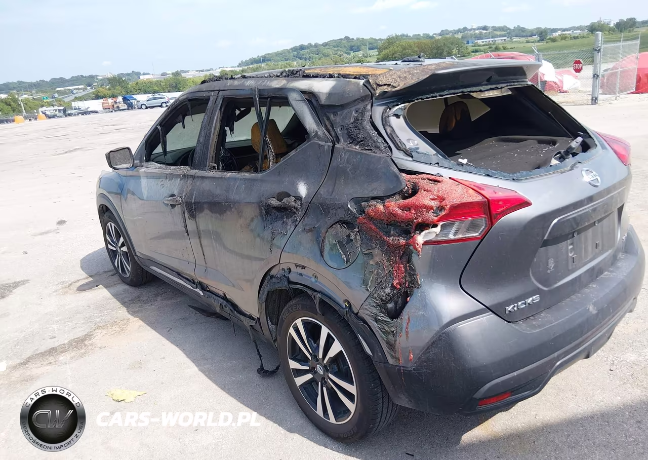 2019 Nissan Kicks Sr VIN:3N1CP5CU5KL491646 - 3