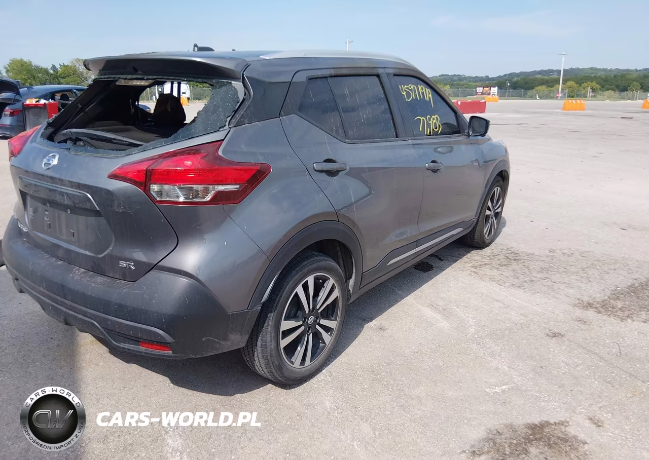 2019 Nissan Kicks Sr VIN:3N1CP5CU5KL491646 - 4