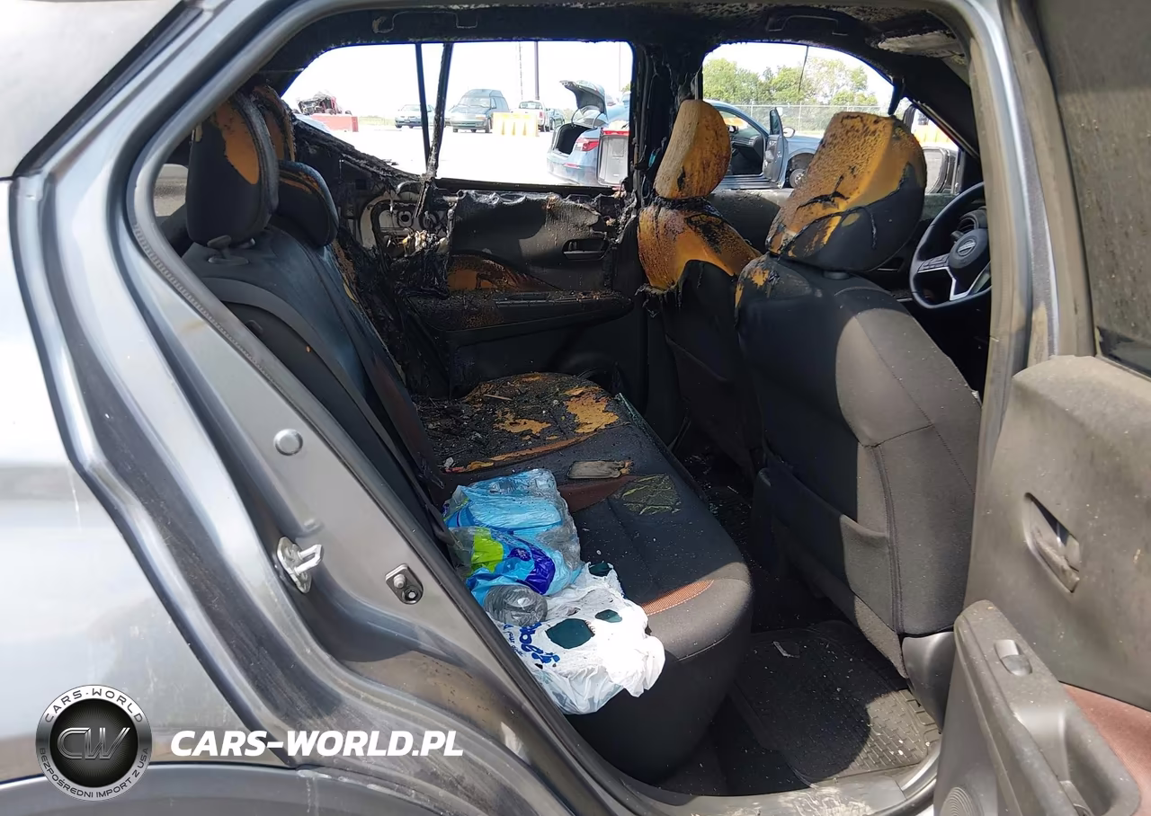 2019 Nissan Kicks Sr VIN:3N1CP5CU5KL491646 - 8