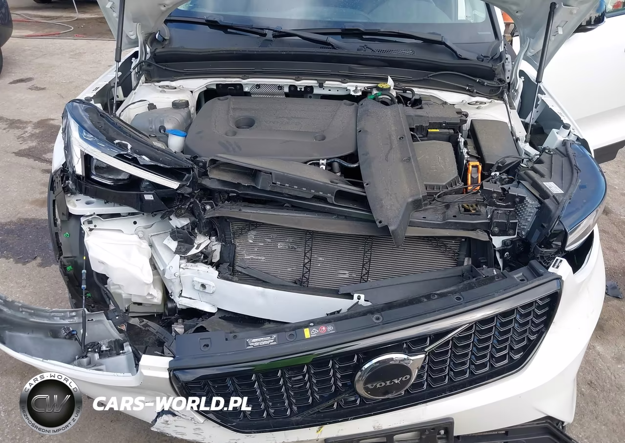2025 Volvo Xc40 B5 Plus Dark Theme VIN:YV4L12UC4S2489906 - 10