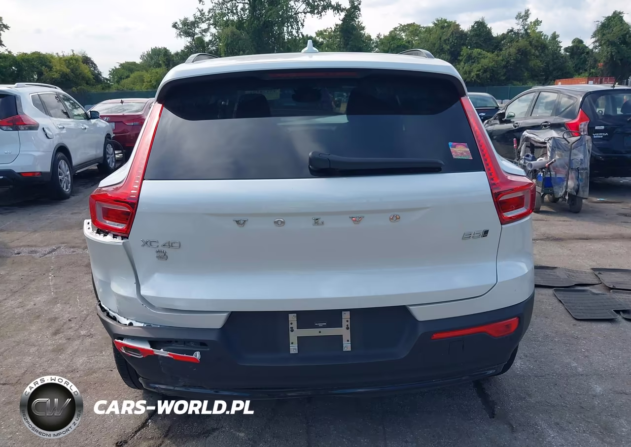2025 Volvo Xc40 B5 Plus Dark Theme VIN:YV4L12UC4S2489906 - 16