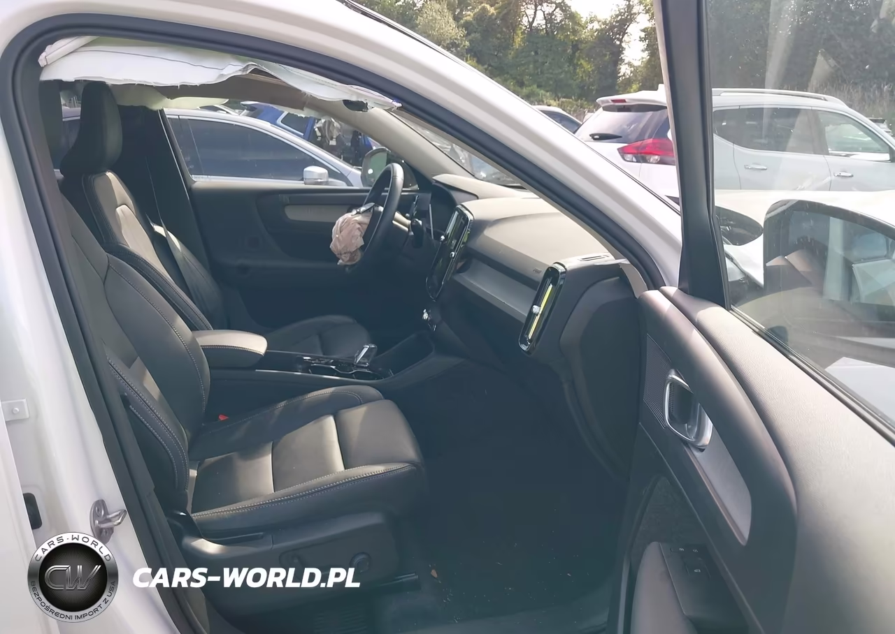 2025 Volvo Xc40 B5 Plus Dark Theme VIN:YV4L12UC4S2489906 - 5