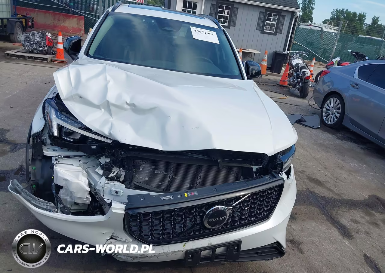 2025 Volvo Xc40 B5 Plus Dark Theme VIN:YV4L12UC4S2489906 - 6