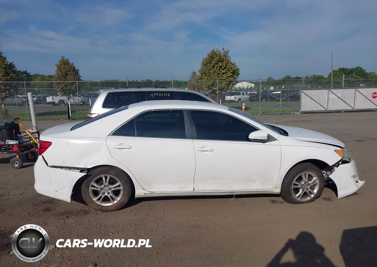 2013 Toyota Camry Le VIN:4T4BF1FK0DR315984 - 14