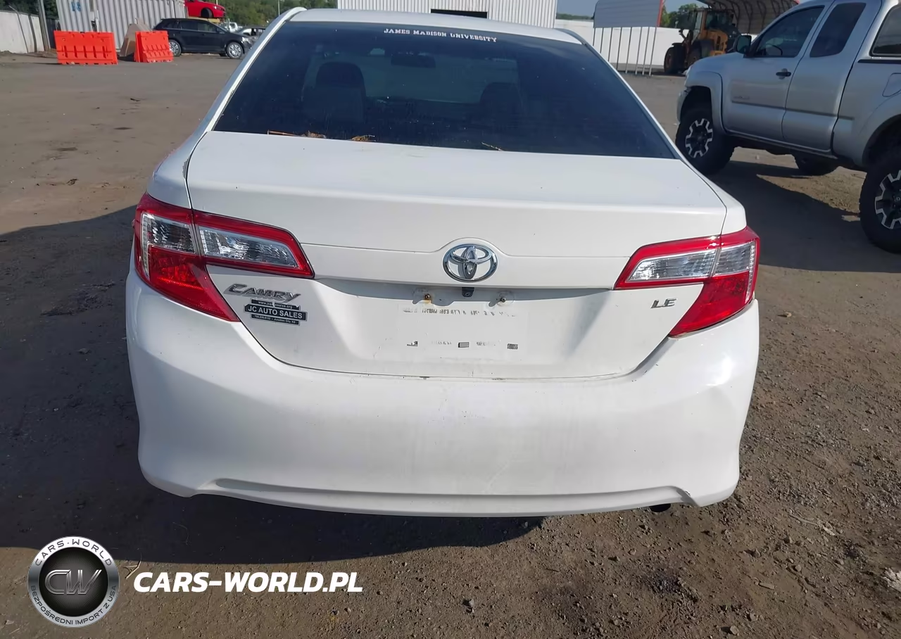 2013 Toyota Camry Le VIN:4T4BF1FK0DR315984 - 17