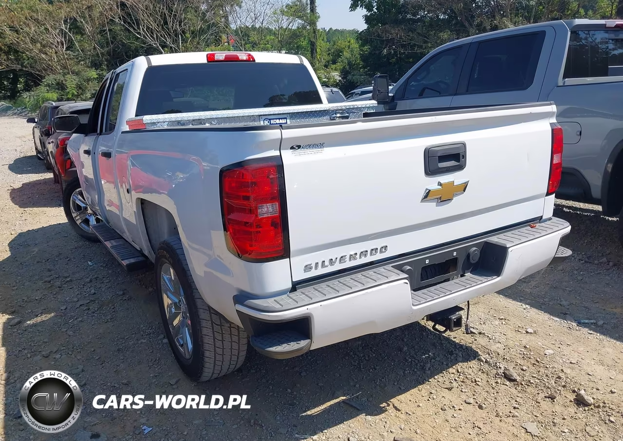 2017 Chevrolet Silverado 1500 Custom VIN:1GCRCPEH6HZ346261 - 3
