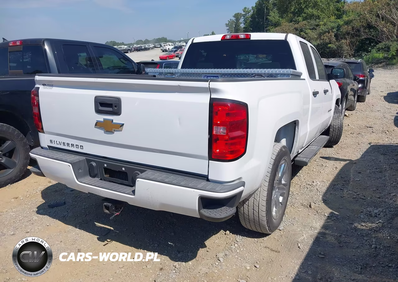 2017 Chevrolet Silverado 1500 Custom VIN:1GCRCPEH6HZ346261 - 4