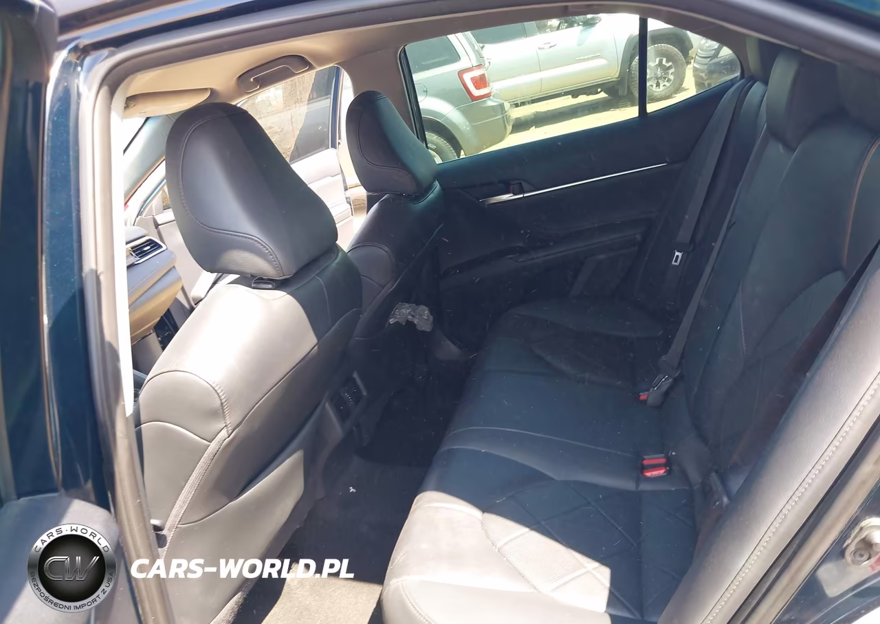 2018 Toyota Camry Hybrid Xle VIN:4T1B21HK1JU500804 - 8