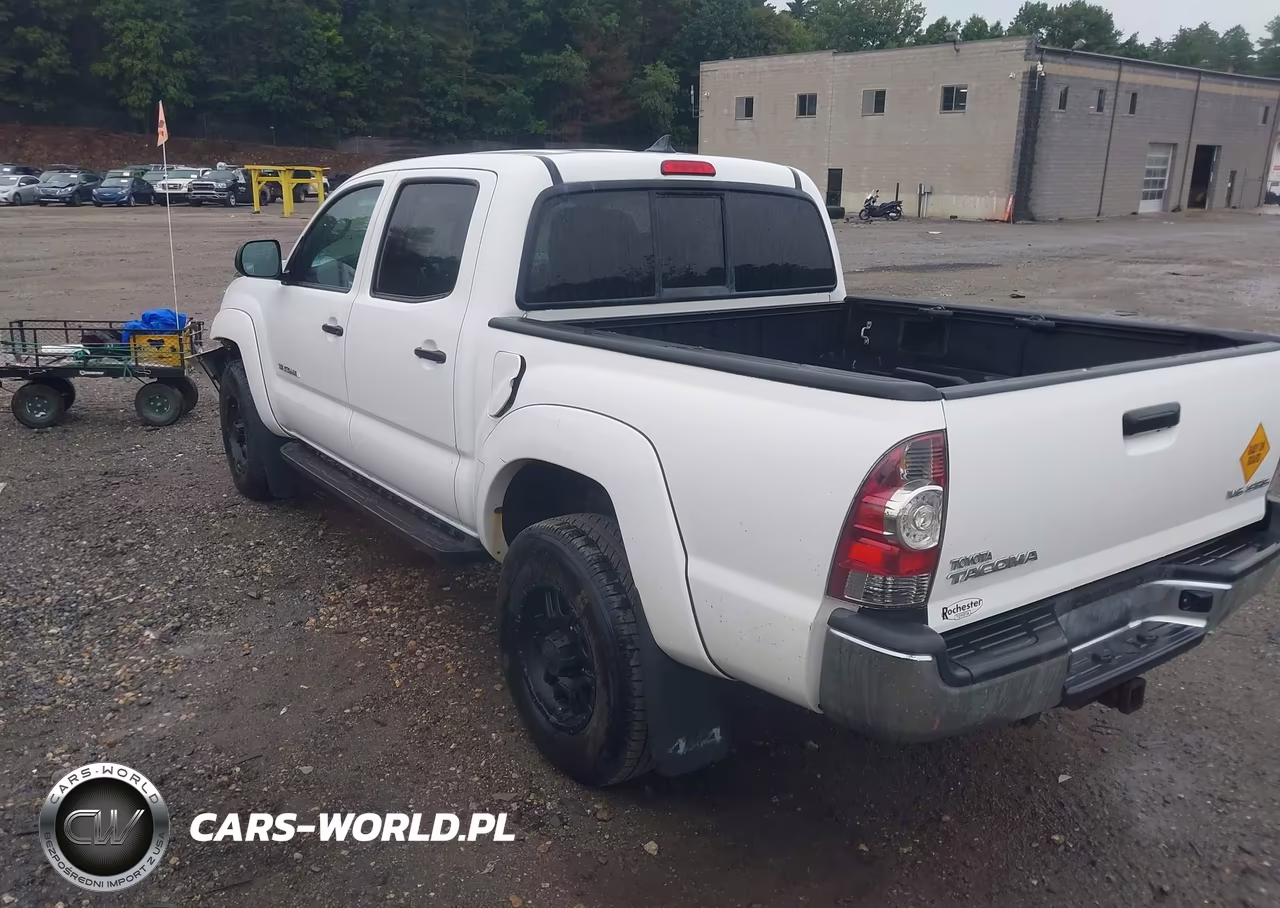 2012 Toyota Tacoma Base V6 VIN:3TMLU4EN9CM095009 - 3