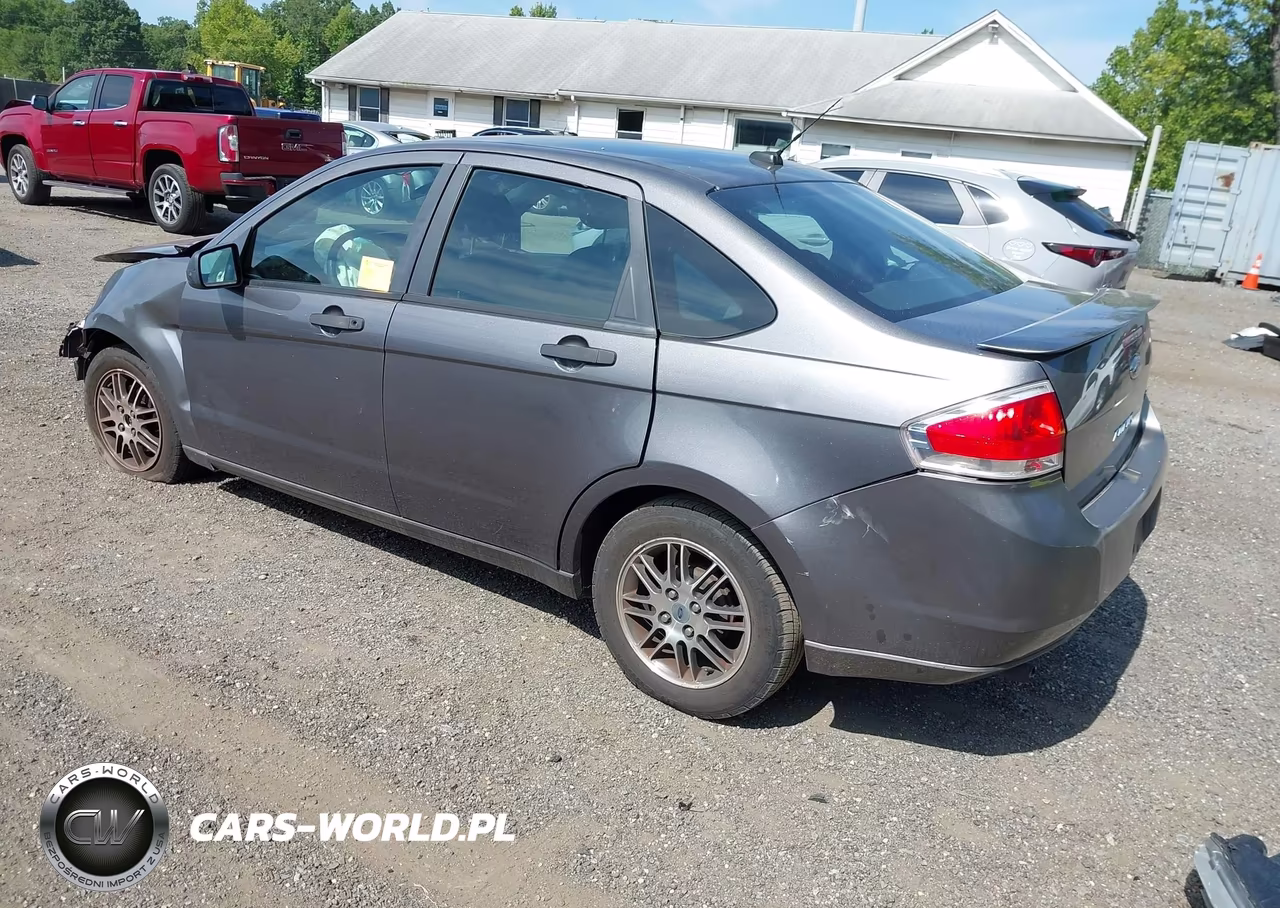 2010 Ford Focus Se VIN:1FAHP3FN3AW105963 - 3