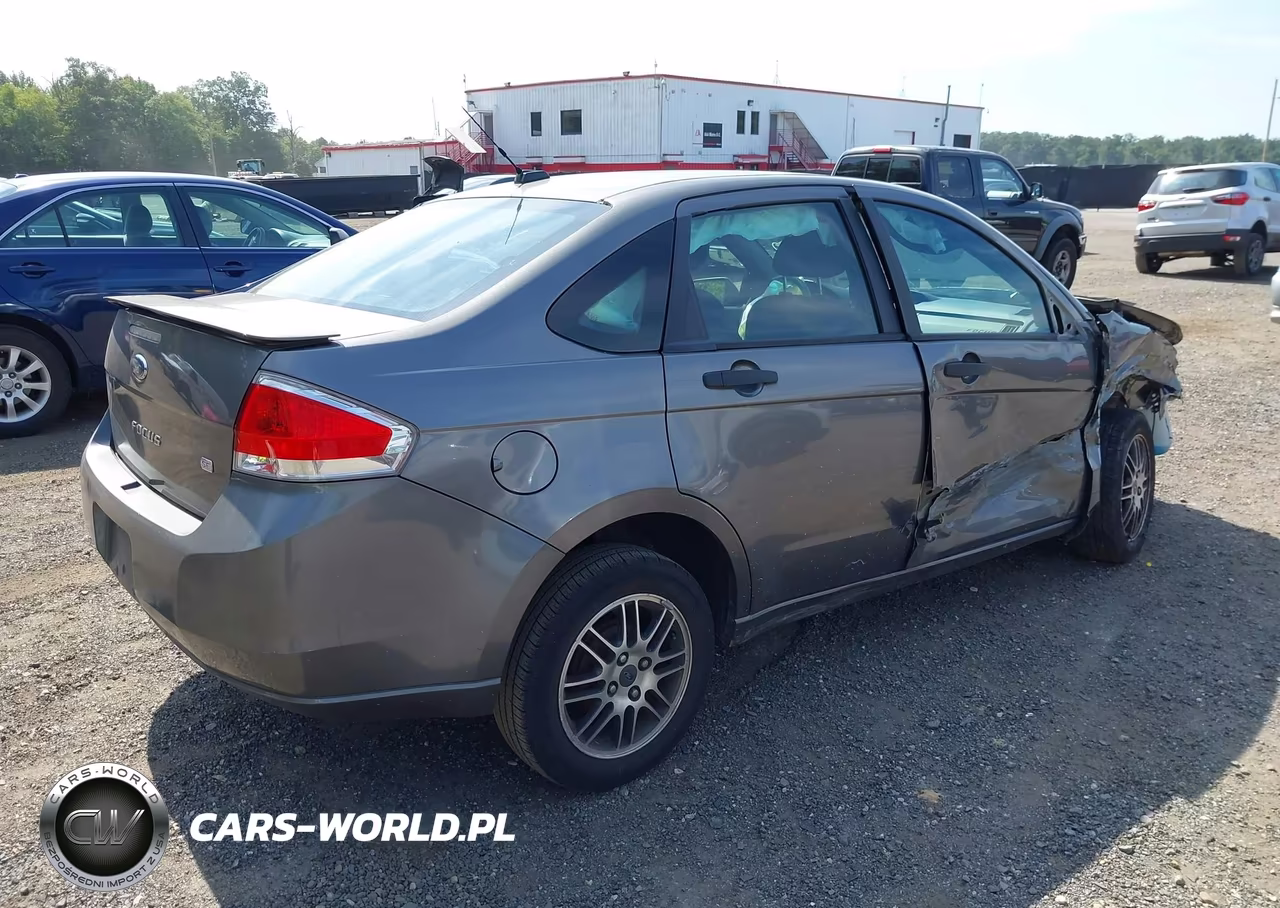2010 Ford Focus Se VIN:1FAHP3FN3AW105963 - 4