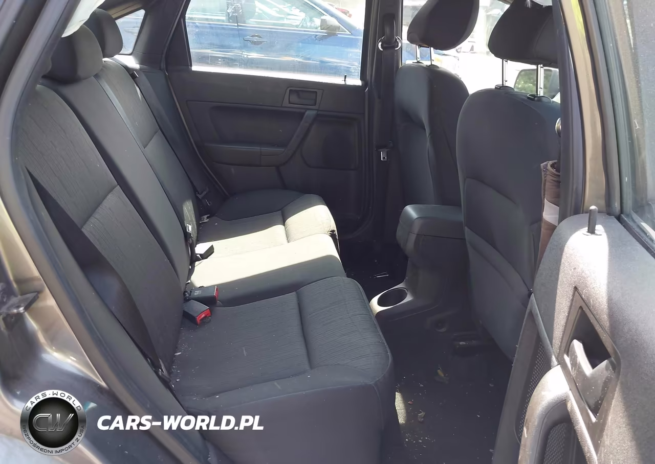 2010 Ford Focus Se VIN:1FAHP3FN3AW105963 - 8