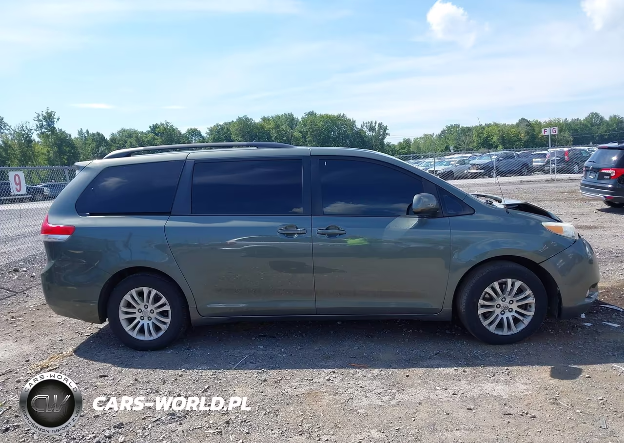 2013 Toyota Sienna Xle V6 8 Passenger VIN:5TDYK3DC9DS365136 - 12