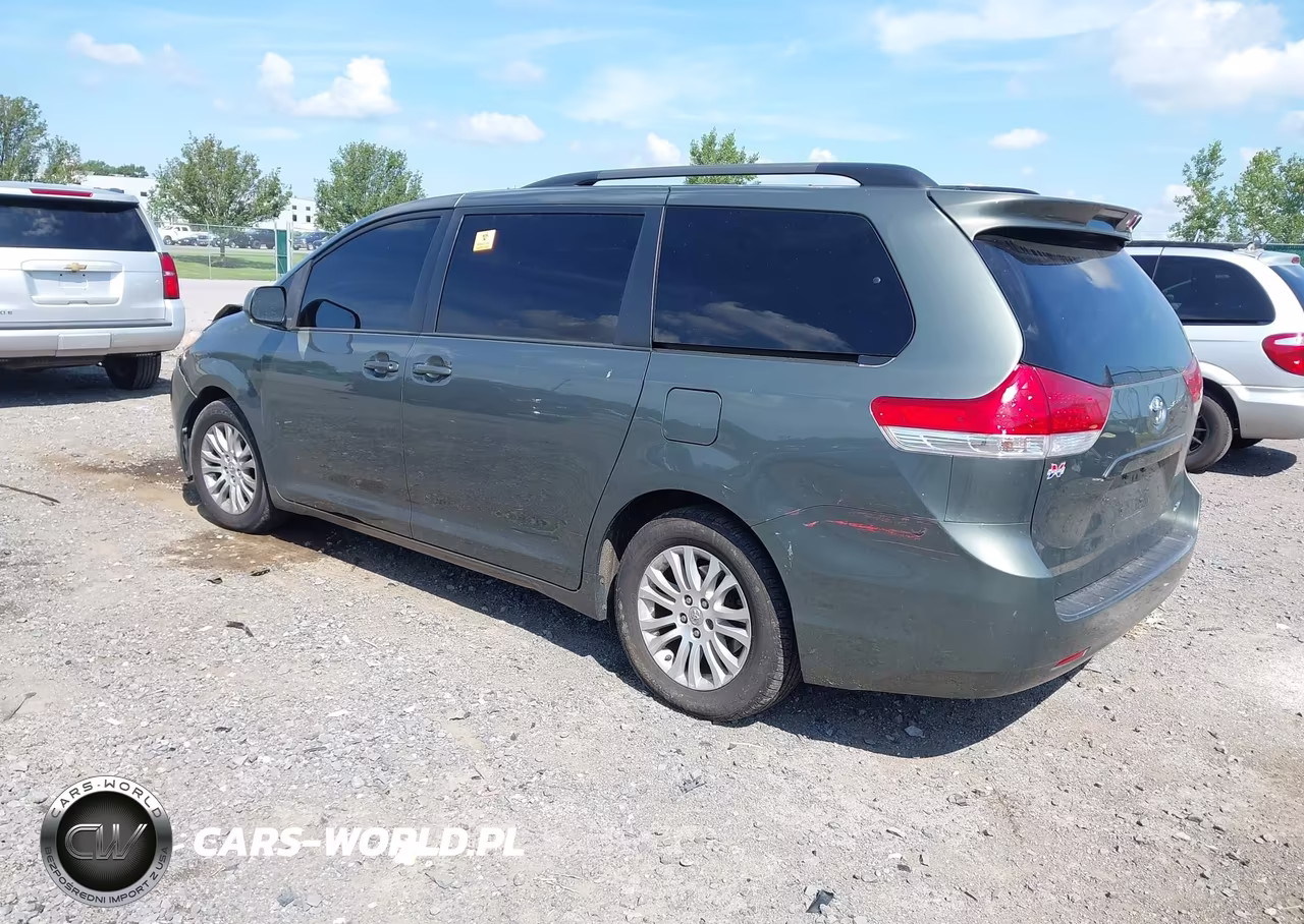 2013 Toyota Sienna Xle V6 8 Passenger VIN:5TDYK3DC9DS365136 - 3