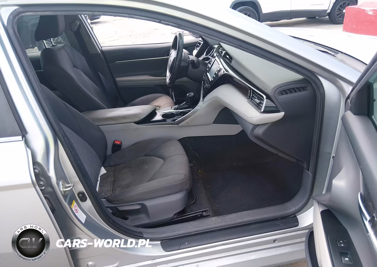 2019 Toyota Camry Le VIN:4T1B11HKXKU218312 - 5