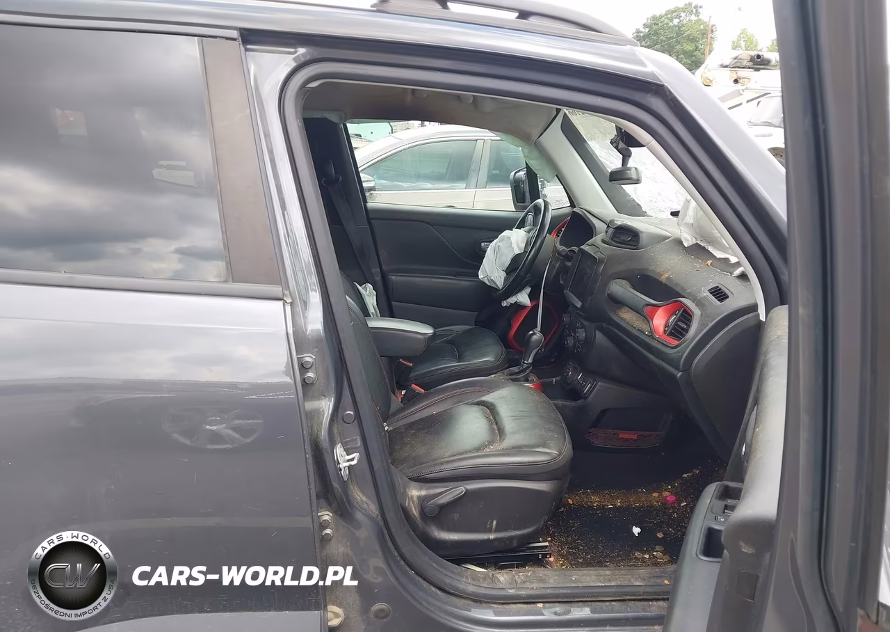 2022 Jeep Renegade Trailhawk 4X4 VIN:ZACNJDC15NPN82769 - 5