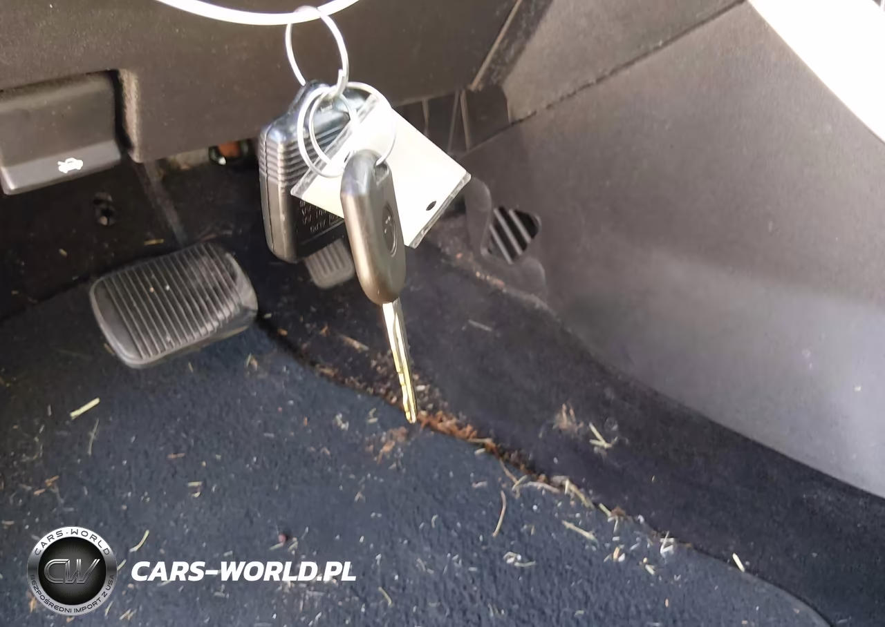 2008 Ford Focus Se-Ses VIN:1FAHP35N18W258952 - 11