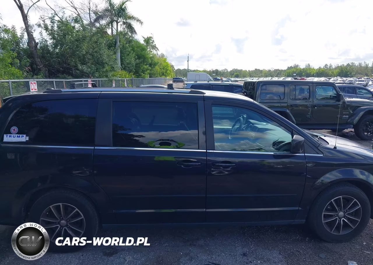 2017 Dodge Grand Caravan Sxt VIN:2C4RDGCG9HR671570 - 14