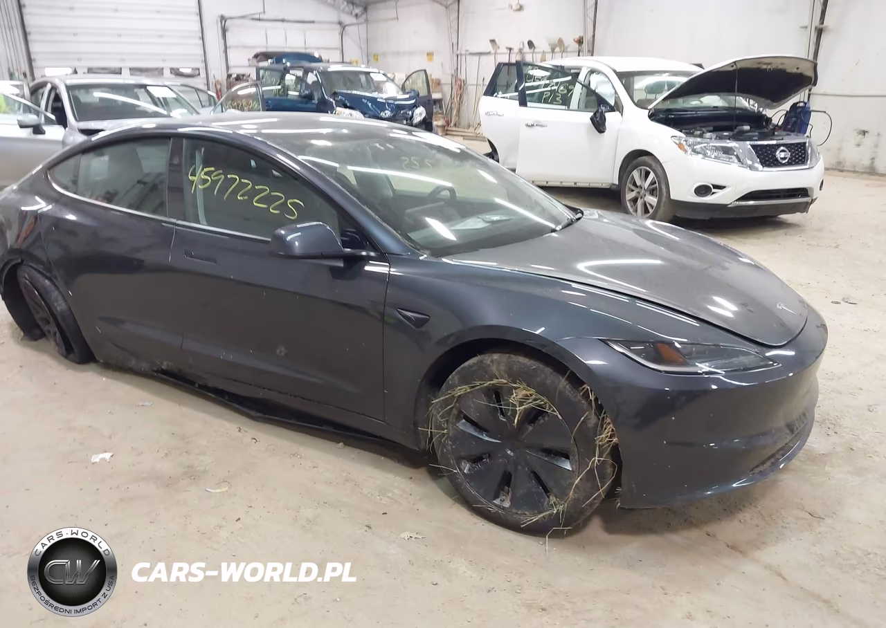 2025 Tesla Model 3 – zdjęcie 1 z 22