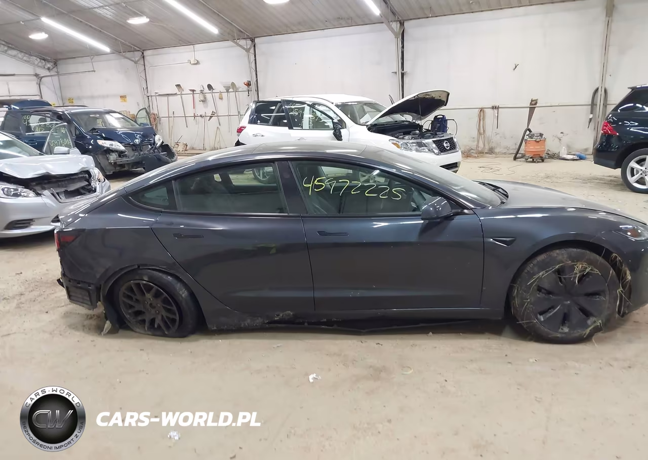 2025 Tesla Model 3 VIN:5YJ3E1EA8SF971970 - 13