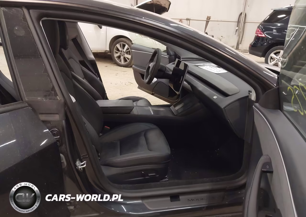 2025 Tesla Model 3 VIN:5YJ3E1EA8SF971970 - 5