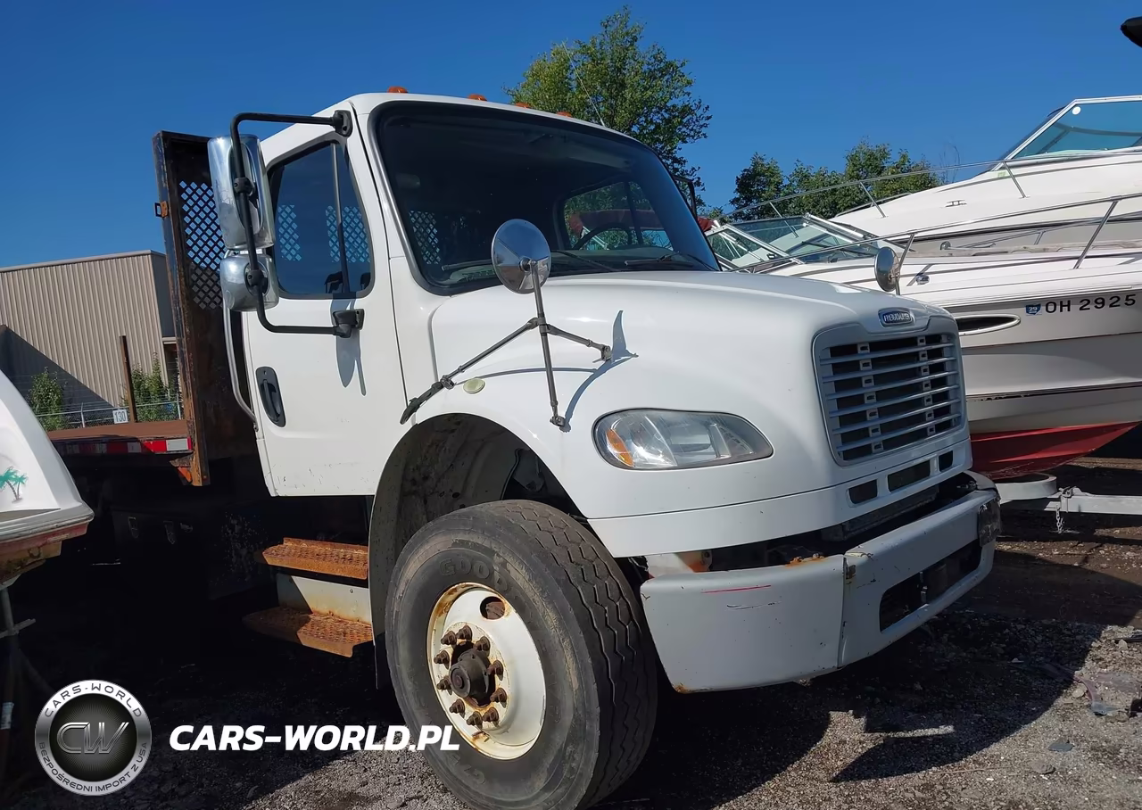 2017 Freightliner M2 106 VIN:1FVHCYCY8HHJG3437 - 13