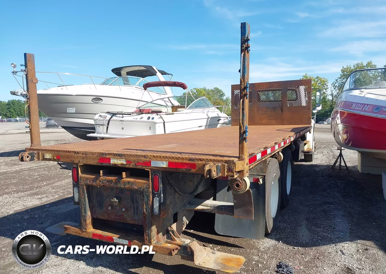 2017 Freightliner M2 106 VIN:1FVHCYCY8HHJG3437 - 4