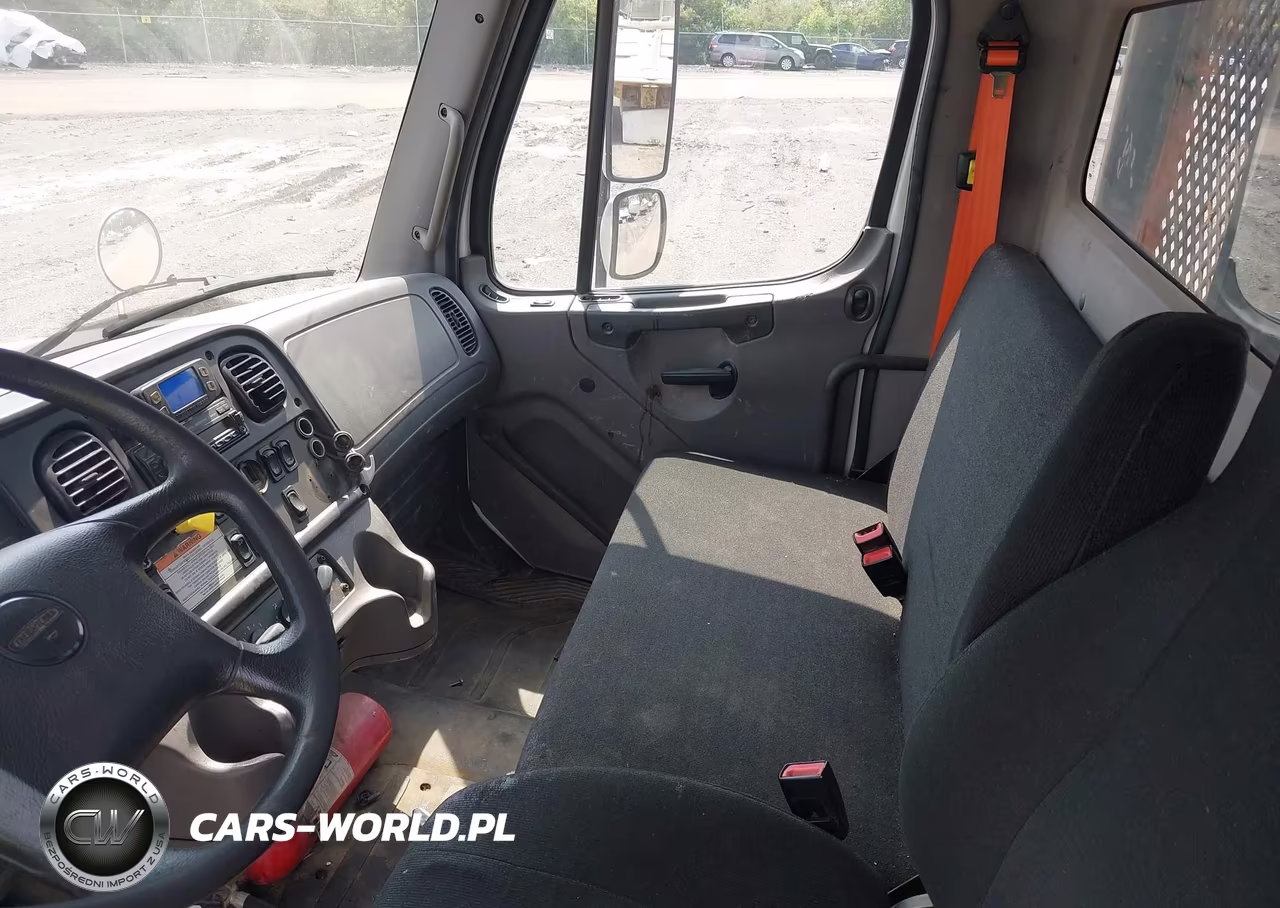 2017 Freightliner M2 106 VIN:1FVHCYCY8HHJG3437 - 7