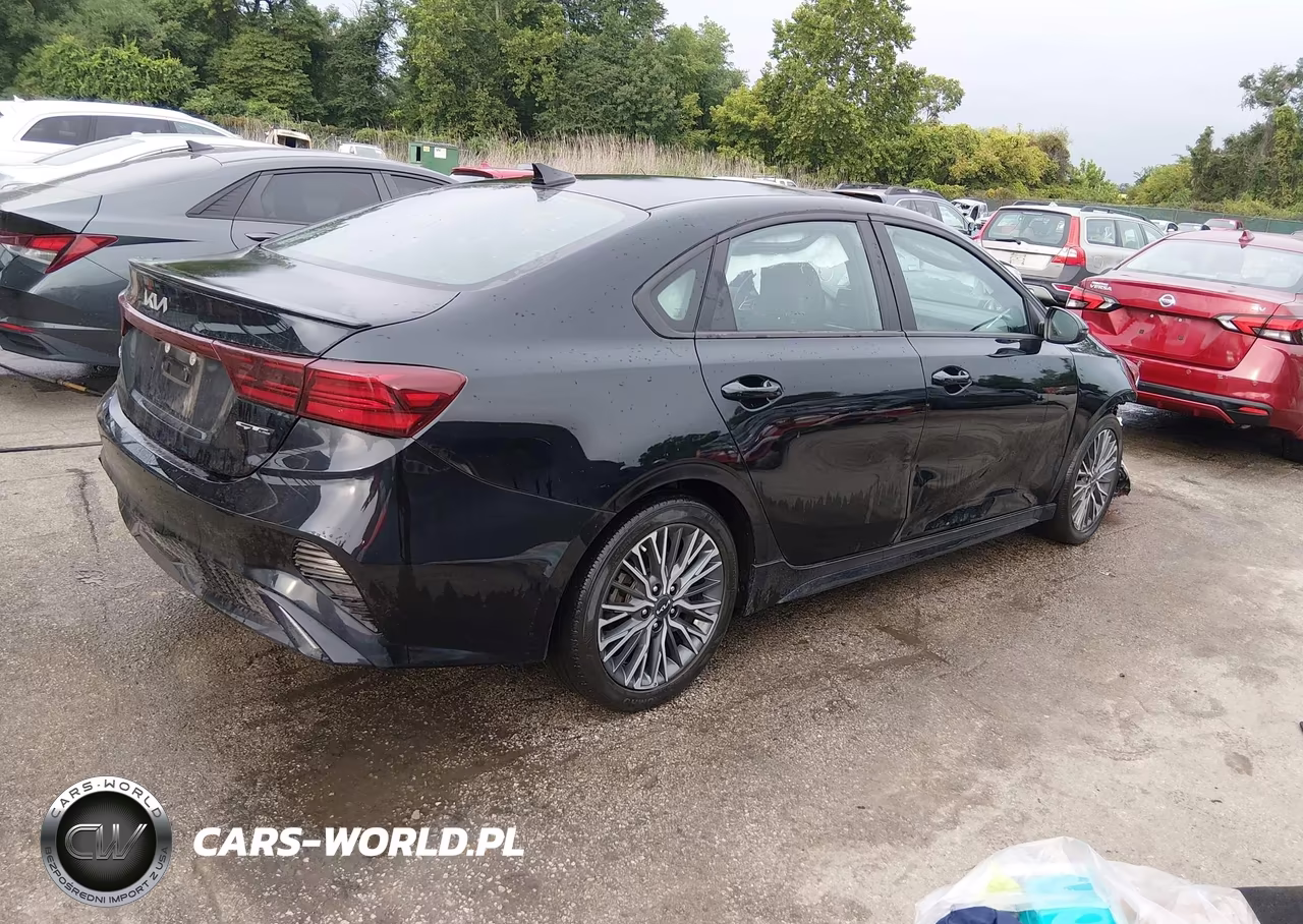 2023 Kia Forte Gt-Line VIN:3KPF54AD6PE588217 - 4