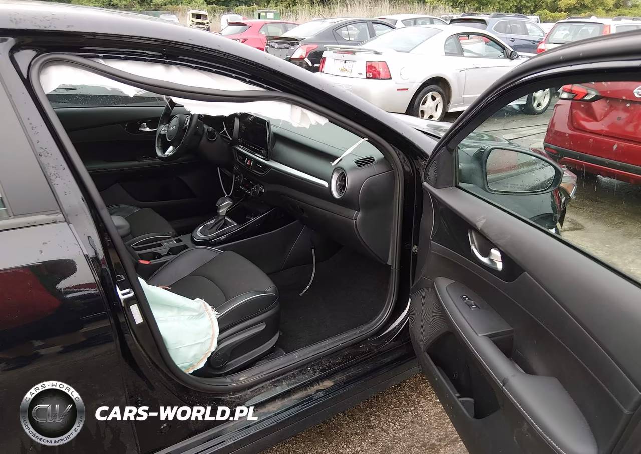 2023 Kia Forte Gt-Line VIN:3KPF54AD6PE588217 - 5