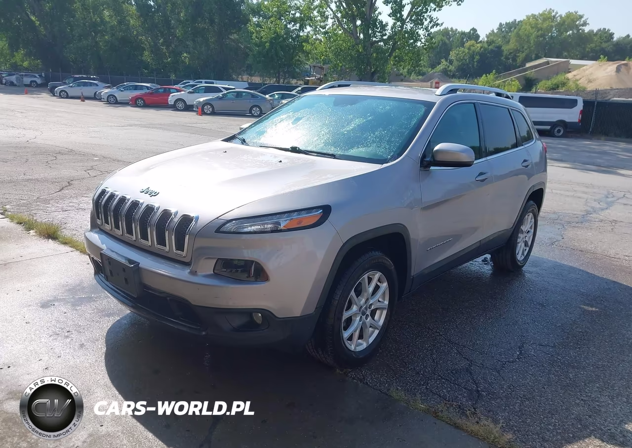 2018 Jeep Cherokee Latitude 4X4 VIN:1C4PJMCB4JD528599 - 2