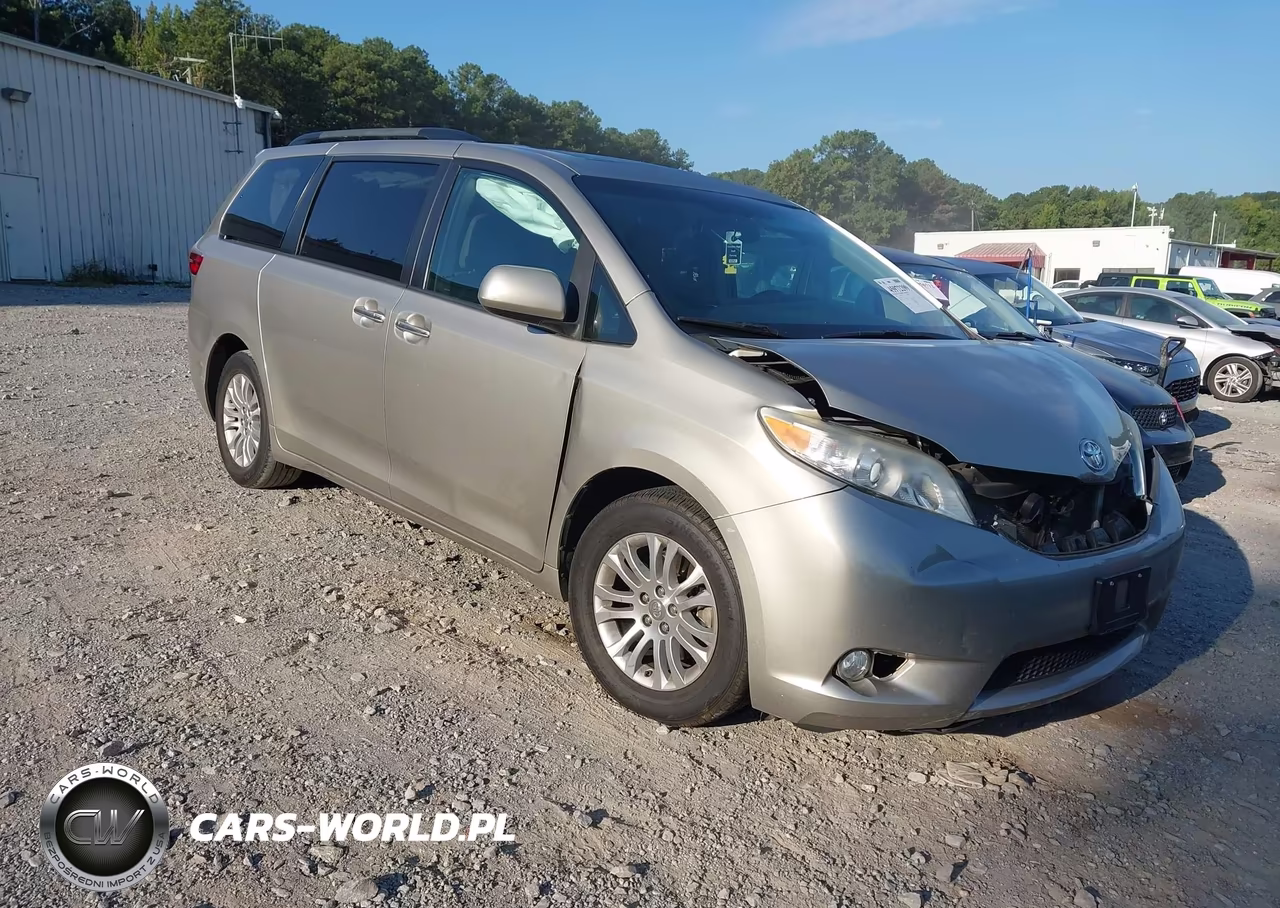 2016 Toyota Sienna Xle 8 Passenger