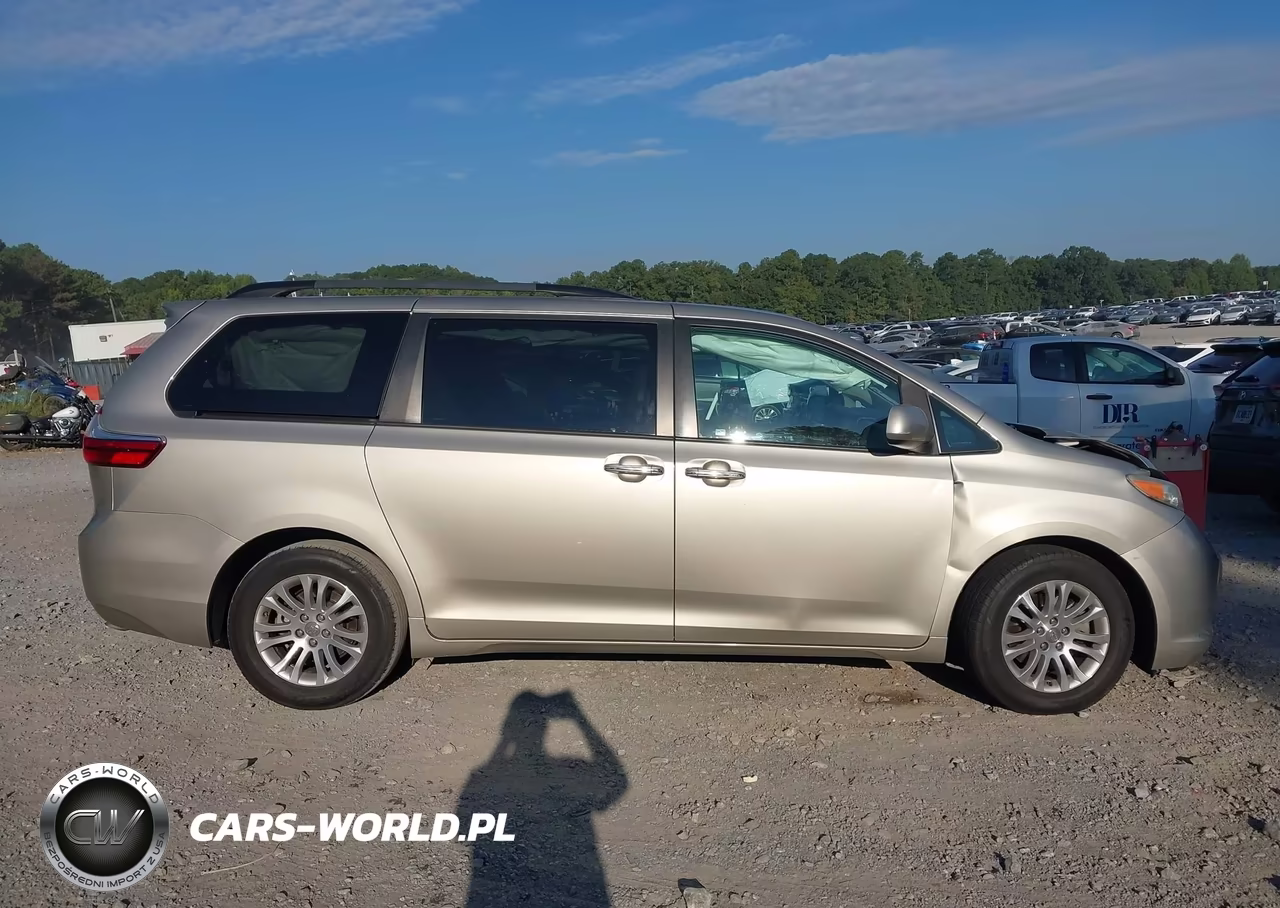 2016 Toyota Sienna Xle 8 Passenger VIN:5TDYK3DC1GS724287 - 13