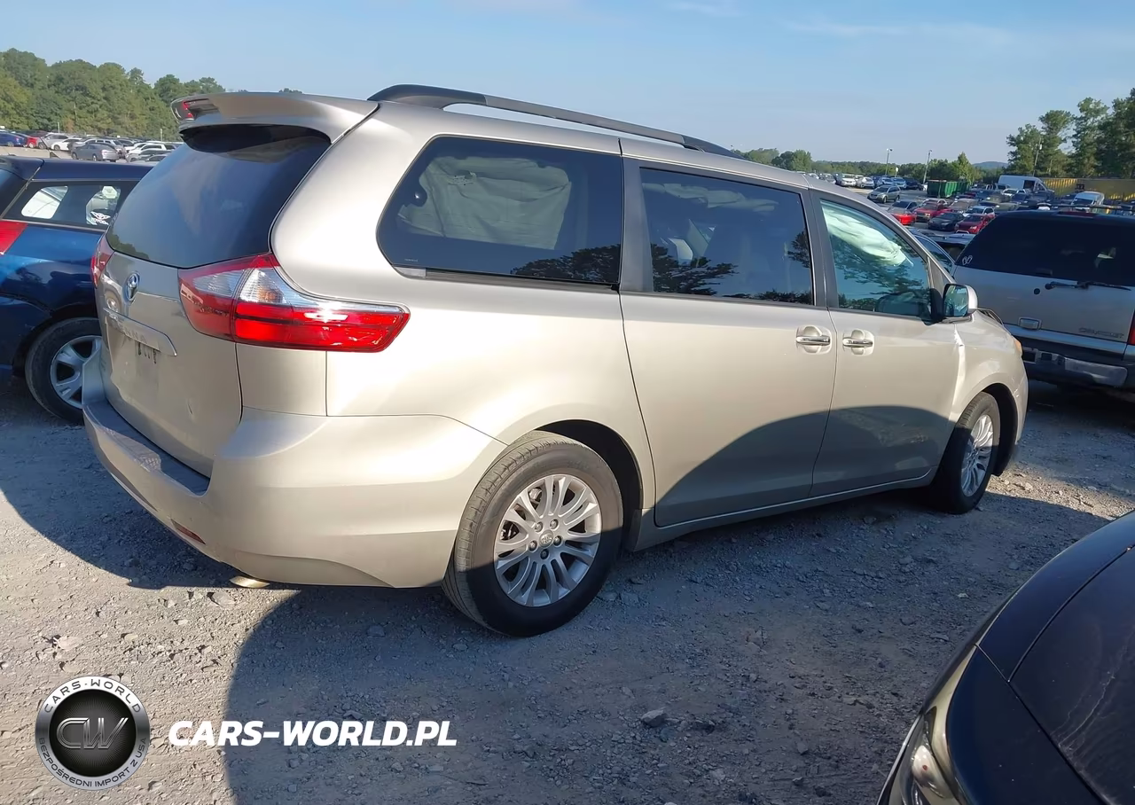 2016 Toyota Sienna Xle 8 Passenger VIN:5TDYK3DC1GS724287 - 4