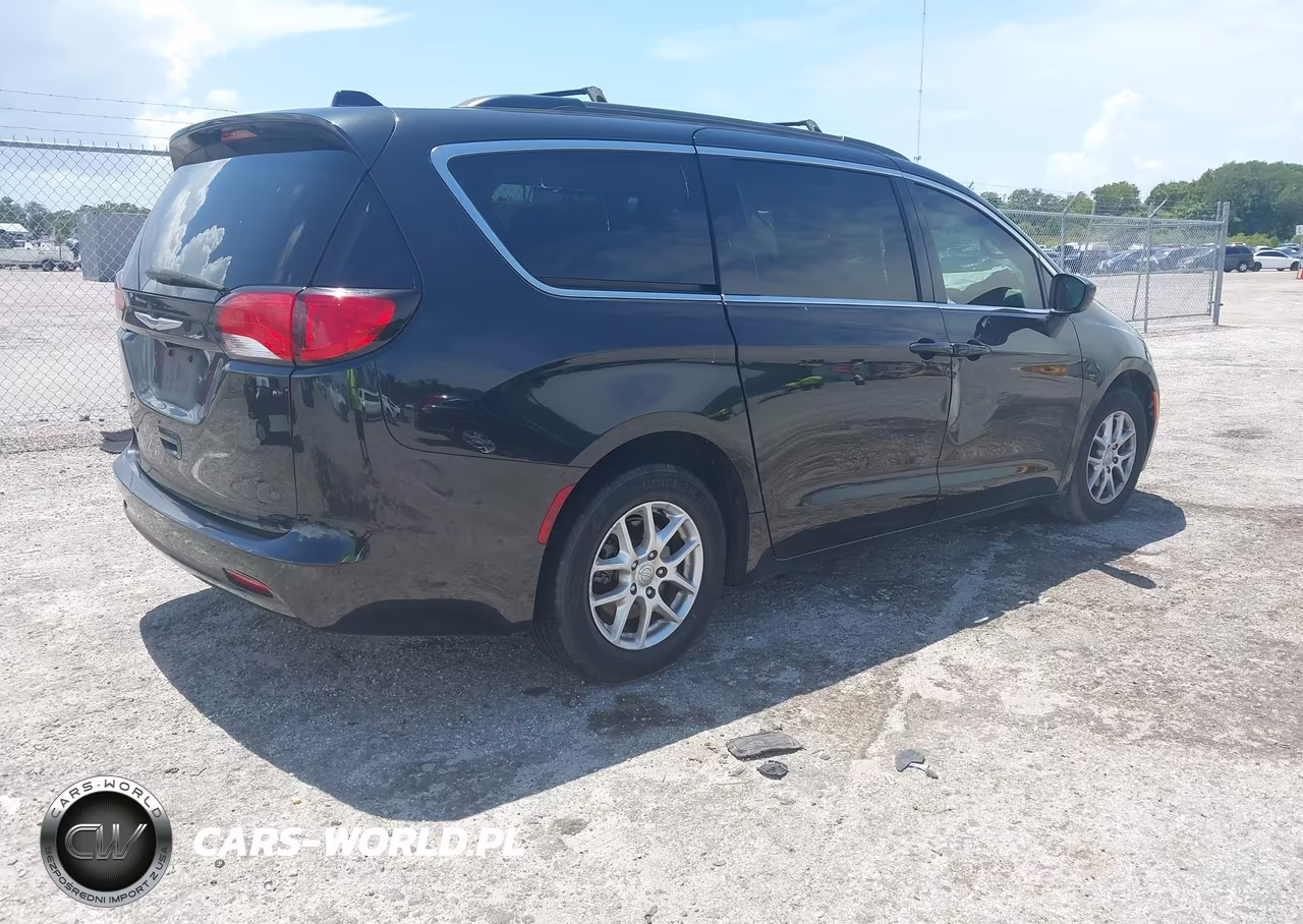2020 Chrysler Voyager Lxi VIN:2C4RC1DG6LR148840 - 4