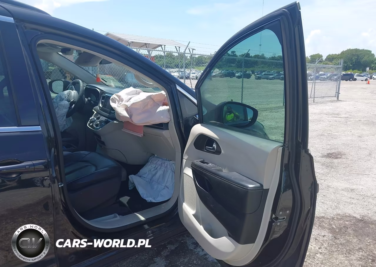 2020 Chrysler Voyager Lxi VIN:2C4RC1DG6LR148840 - 5